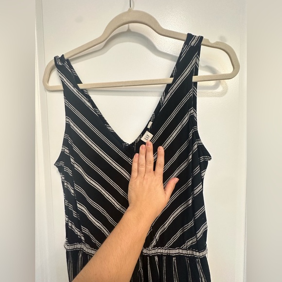 Black and white striped jumpsuit - Picture 2 of 4